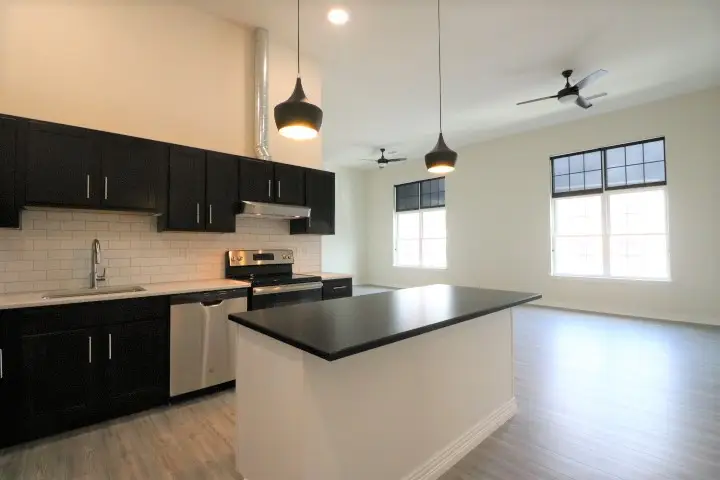 West End Lofts II, image 3